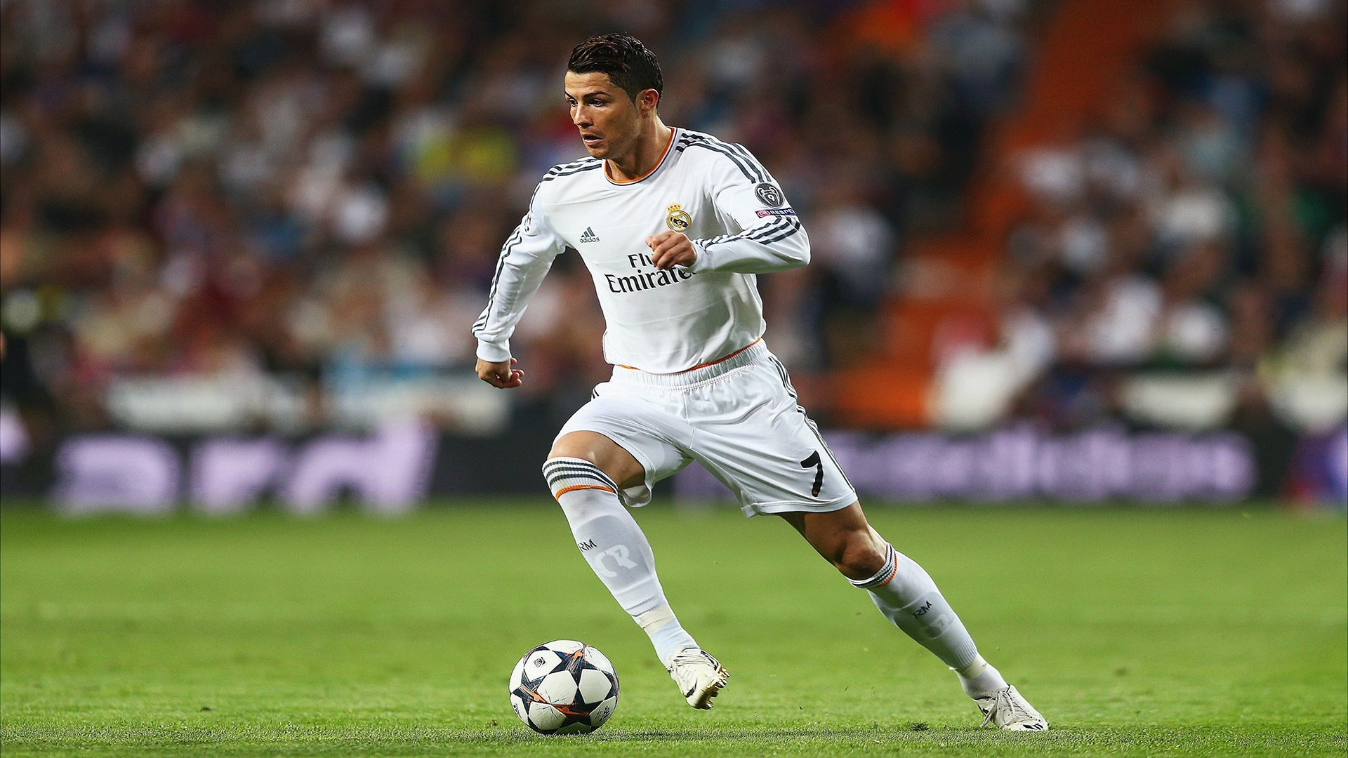 开云FIFA-孤绝之刃，当安菲尔德的红色海洋，被一记亚洲绝杀刺穿寂静